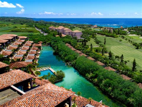 2-3泊目　シギラベイサイドスイートアラマンダ　外観